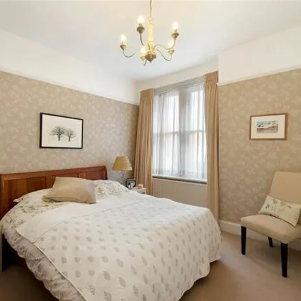 Image 7 - Prince of Wales Mansions, Lurline Gardens, London, SW11 4DJ, United Kingdom - Apartment for sale