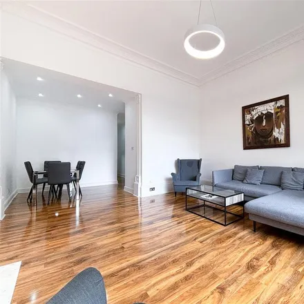Rent this 3 bed apartment on 12 Queen's Gate Mews in London, SW7 5QN