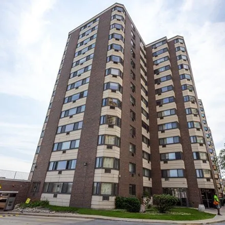 Buy this 2 bed condo on Lake Terrace in 7337 South South Shore Drive, Chicago