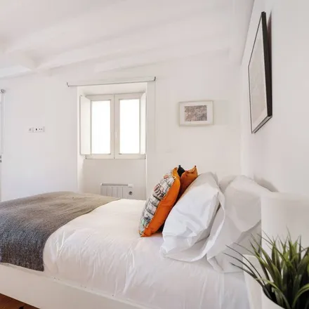 Rent this 1 bed apartment on Porto