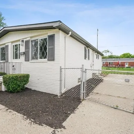 Image 3 - 251 N Walnut St, Mount Clemens, Michigan, 48043 - House for sale
