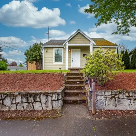 Buy this 2 bed house on 3215 M Street in Vancouver, WA 98663
