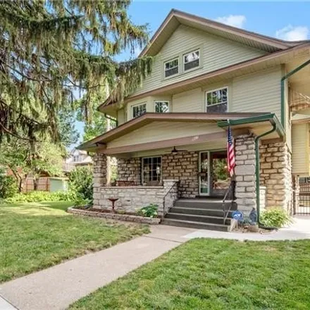 Image 2 - 907 West 32nd Street, Kansas City, MO 64111, USA - House for sale