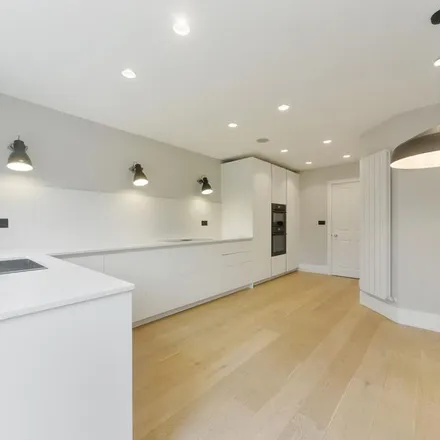 Rent this 3 bed apartment on Home Park Road in London, SW19 7HN