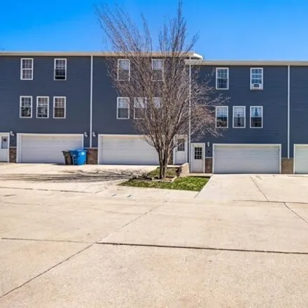 Buy this 2 bed condo on 953 Titus Avenue in Des Moines, IA 50315