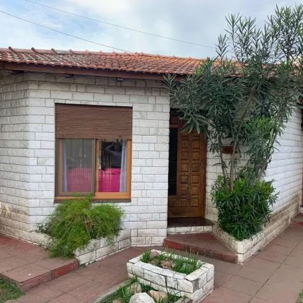 Buy this 2 bed house on José Ingenieros 796 in Departamento Rosario, Granadero Baigorria