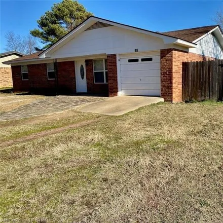 Rent this 3 bed house on 756 Chandler Street in Poteau, OK 74953