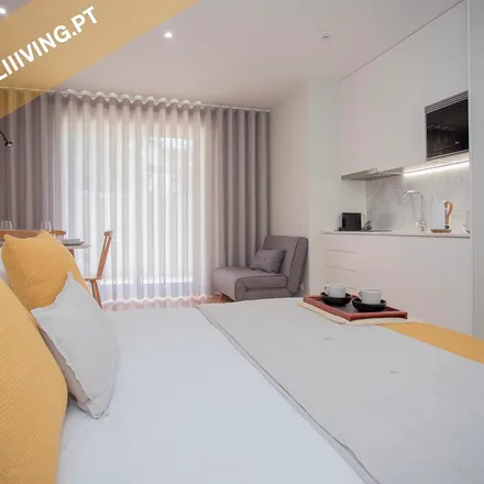 Rent this 4 bed apartment on Rua do Pinheiro 45 in 4050-454 Porto, Portugal