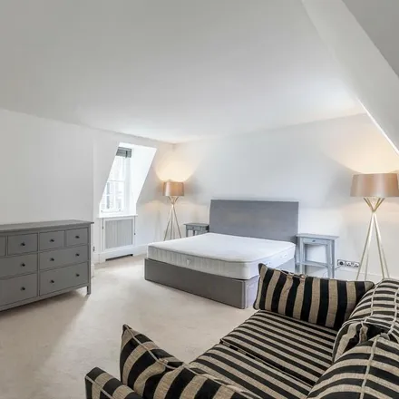Rent this 1 bed apartment on 22 Charles Street in London, W1J 5JH