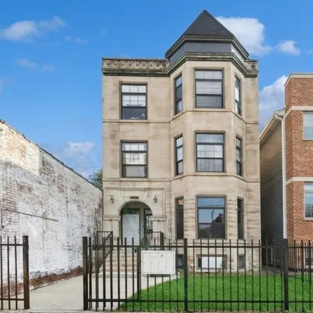 Buy this 1studio house on 4127 South Indiana Avenue in Chicago, IL 60653