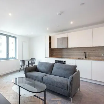 Image 5 - 21-22 Gillender Street, Bromley-by-Bow, London, E3 3LB, United Kingdom - Apartment for rent