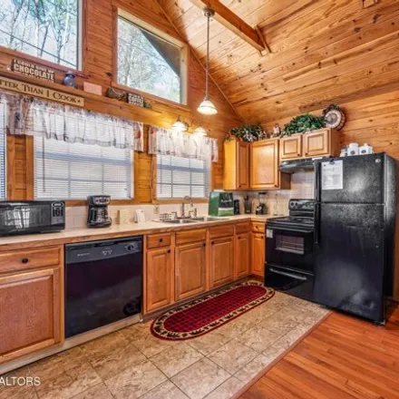 Image 7 - 1607 South Mountain View Road, Sevier County, TN 37876, USA - House for sale