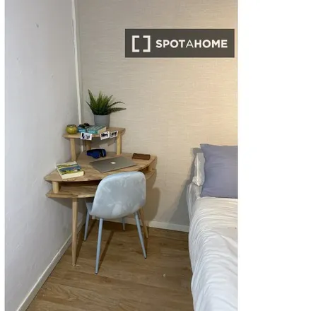 Rent this 6 bed room on Carrer de València in 225, 08001 Barcelona