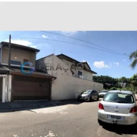 Buy this 2 bed house on Rua Manoel Alves Feitosa in Vila Industrial, São José dos Campos - SP