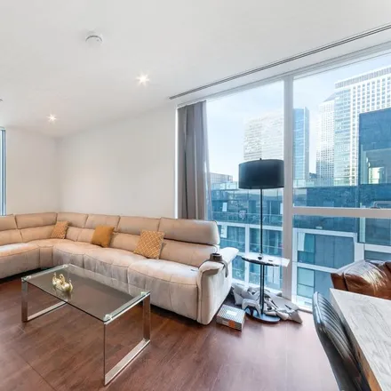 Rent this 2 bed apartment on Maine Tower in 9 Harbour Way, Canary Wharf