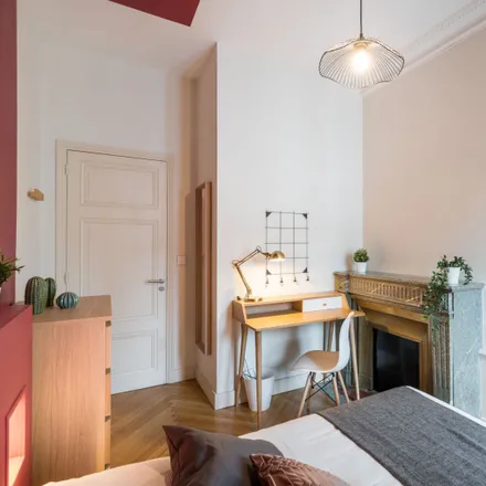 Rent this 3 bed room on 12 rue de la République