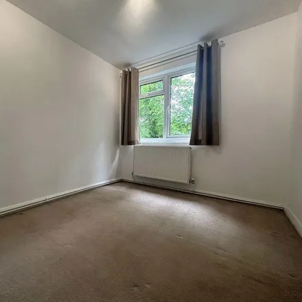 Image 6 - Downs Court Road, London, CR8 1BA, United Kingdom - Apartment for rent
