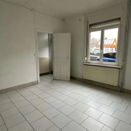 Image 1 - 46 Place Aristide Briand, 59400 Cambrai, France - Apartment for rent