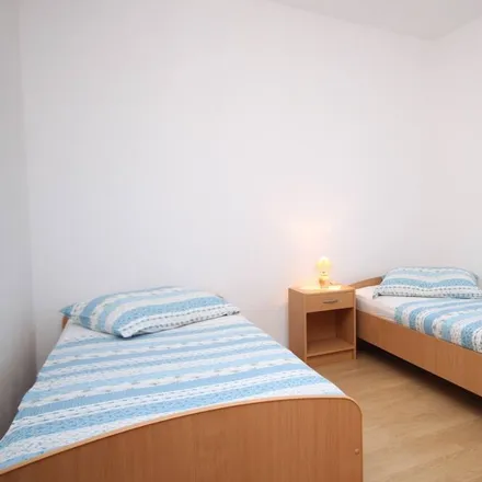 Rent this 2 bed apartment on 22212 Tribunj