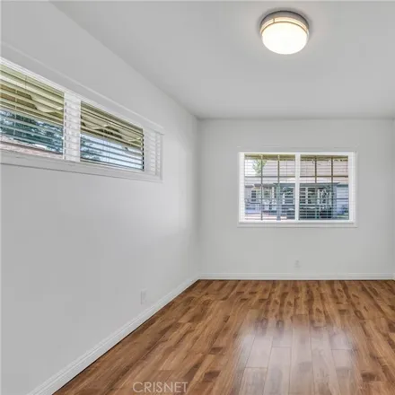 Image 3 - 11230 Louise Avenue, Los Angeles, CA 91344, USA - Duplex for rent