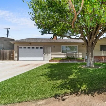 Buy this 3 bed house on 1108 West Baker Avenue in Porterville, CA 93257