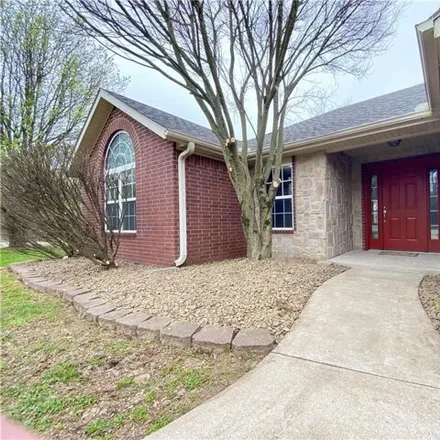 Rent this 3 bed house on 42 Millsap Circle in Bella Vista, AR 72715