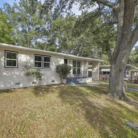 Image 3 - 5801 Byrom Street, Milton, FL 32570, USA - House for sale