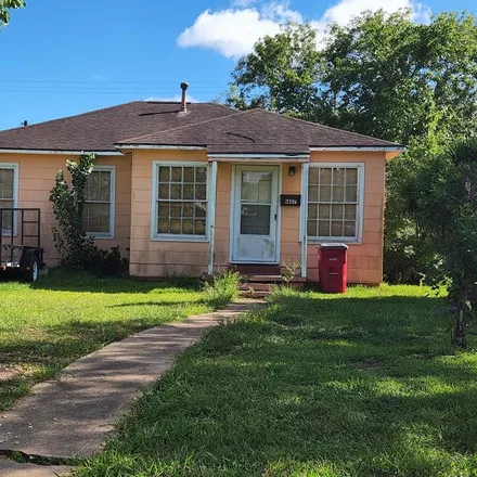 Buy this 2 bed house on 1407 West 7th Street in Freeport, TX 77541