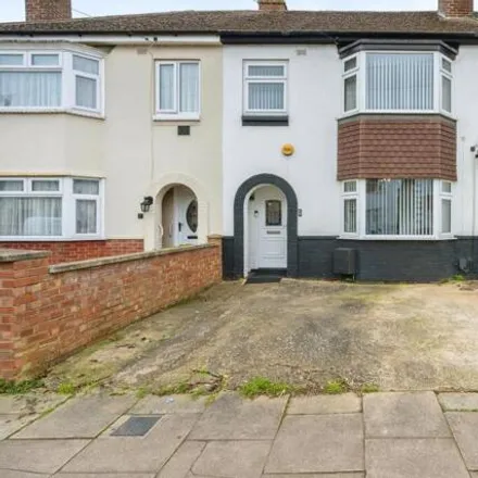 Buy this 3 bed townhouse on Broad Avenue in Bedford, MK42 9SW