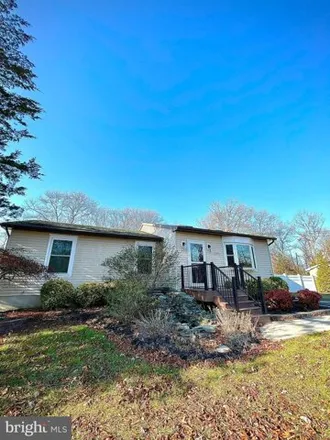 Rent this 3 bed house on 2903 Williamstown Road in Franklin Township, NJ 08322