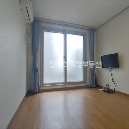 Rent this studio apartment on 서울특별시 서대문구 연희동 446-196