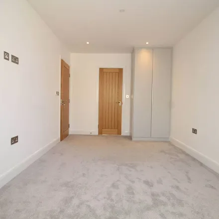 Rent this 3 bed apartment on Stone Grove in London, HA8 8AX