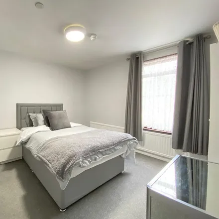 Rent this 6 bed room on Colney Road in Dartford, DA1 1UH