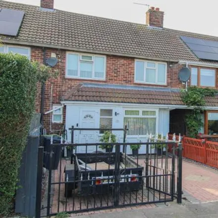 Buy this 3 bed townhouse on Welland Avenue in Bradley, DN34 5JR