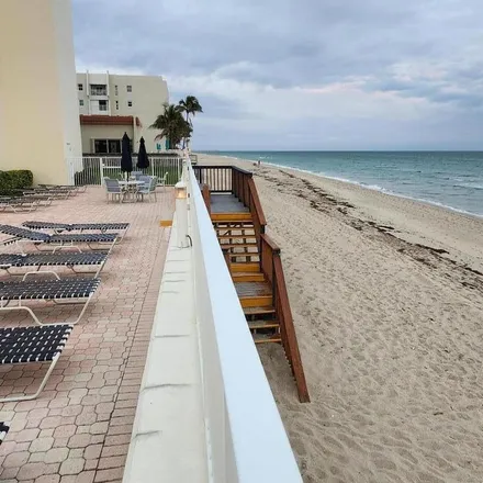 Image 9 - poco, South Ocean Boulevard, South Palm Beach, Palm Beach County, FL 33460, USA - Apartment for rent