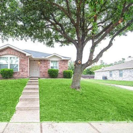 Buy this 3 bed house on 2308 Montrose Lane in Lancaster, TX 75134