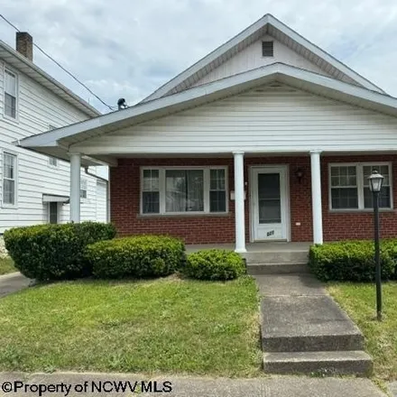 Buy this 3 bed house on 866 Maryland Avenue in Fairmont, WV 26554