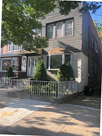 Buy this 5 bed townhouse on 1641 Lurting Avenue in New York, NY 10461