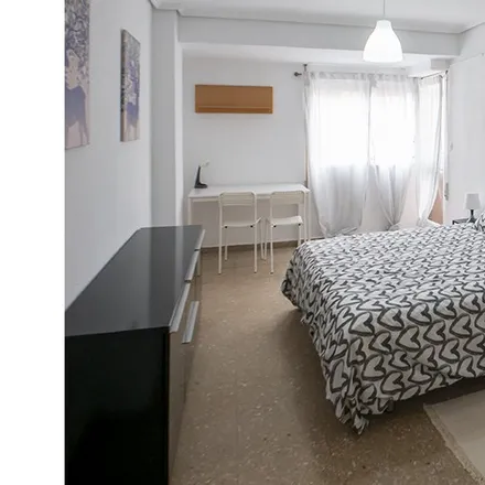 Rent this 5 bed room on Avinguda del Port in 119, 46023 Valencia