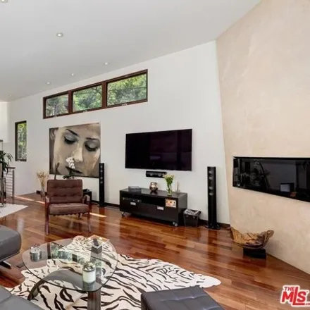 Image 4 - 8129 Willow Glen Rd, Los Angeles, California, 90046 - House for sale