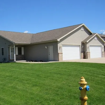 Buy this 3 bed condo on 1096 Rock Ledge Lane in Neenah, WI 54956