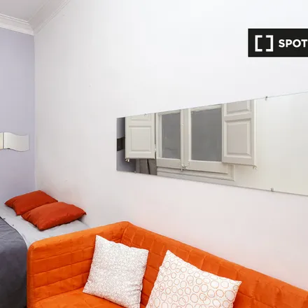 Rent this 5 bed room on Mercat de la Sagrada Família in Carrer de Provença, 08001 Barcelona