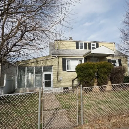 Rent this 3 bed house on 1026 Randolph Avenue in Woodbridge Township, NJ 07065