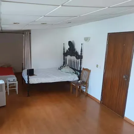 Rent this 1 bed room on Rua 1º de Maio in 2855-111 Corroios, Portugal