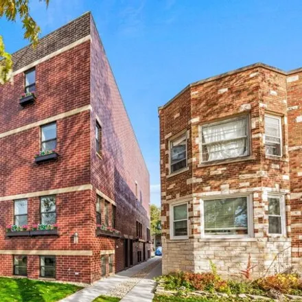 Image 1 - 6221 North Albany Avenue, Chicago, IL 60659, USA - House for rent