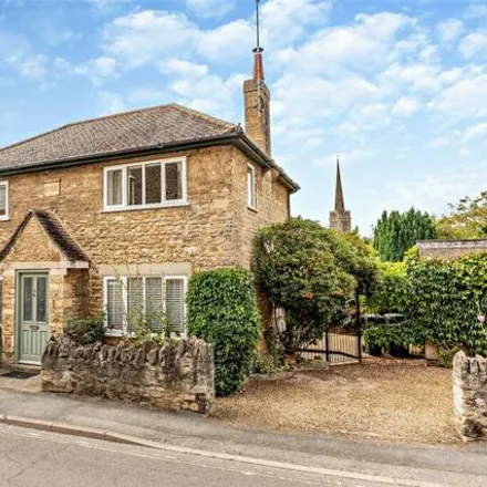 Buy this 3 bed house on Co-op Car Park in East Road, Oundle