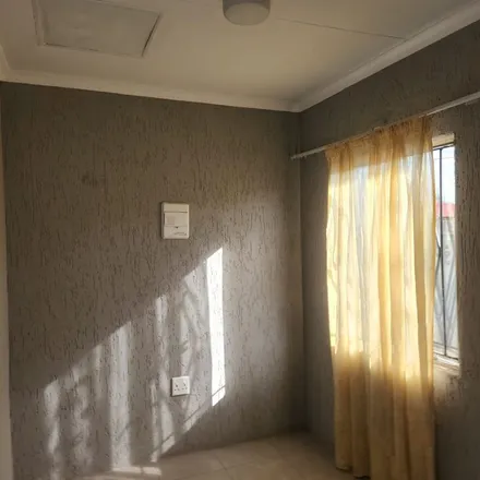 Image 2 - Wild Chestnut Street, Protea Glen, Soweto, 1861, South Africa - Apartment for rent