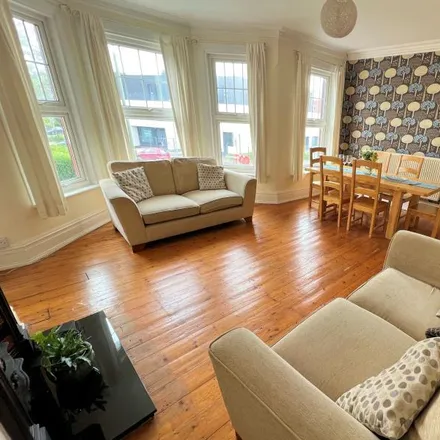 Rent this 2 bed apartment on Granville Road in London, N12 0HS