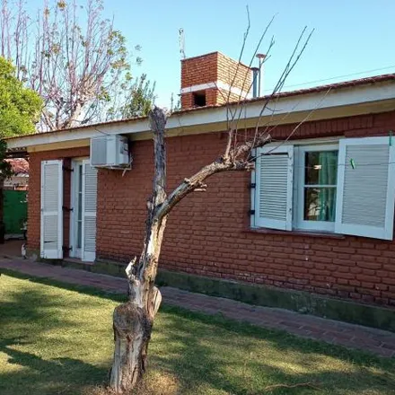 Buy this studio house on Centro Vecinal Villa Allende Parque in Linco, El Ceibo