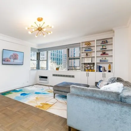 Buy this studio apartment on 30 W 60th St Apt 8l in New York, 10023